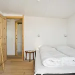 3 Bedroom Gorgeous In Holiday home *