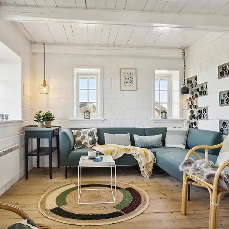 3 Bedroom Gorgeous In Holiday home *