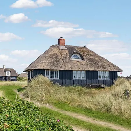 3 Bedroom Gorgeous In Holiday home *